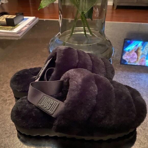 UGG Super Fluff Slippers NEW - Picture 2 of 4